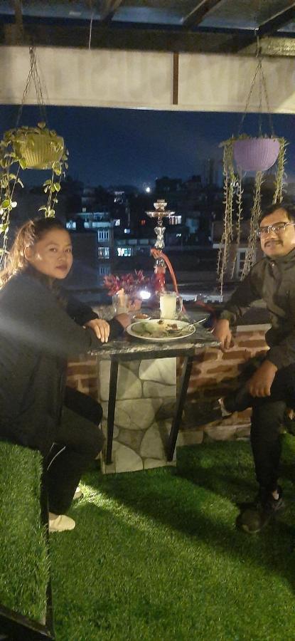 Looniva Guest House Lalitpur Exteriör bild